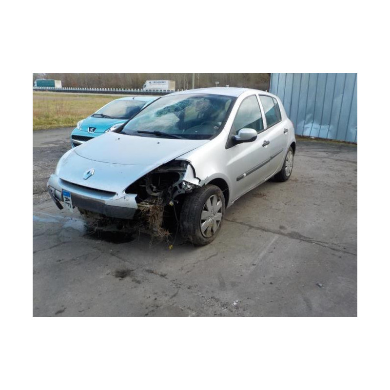 Anti brouillard droit (feux) RENAULT CLIO 3 PHASE 1 d’occasion