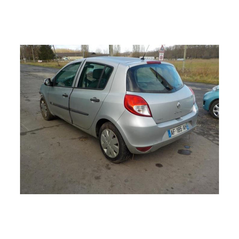 Anti brouillard droit (feux) RENAULT CLIO 3 PHASE 1 d’occasion