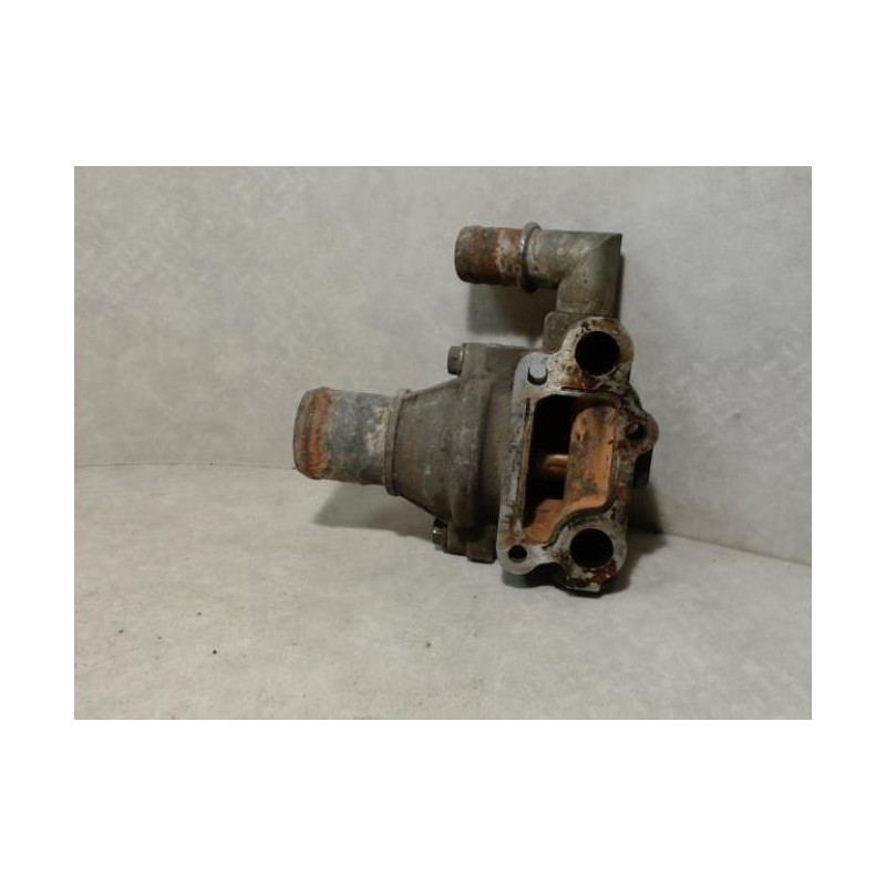 Boitier eau RENAULT CLIO 1 PHASE 2 d’occasion