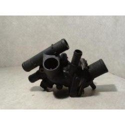 Boitier eau RENAULT CLIO 2 PHASE 1 d’occasion