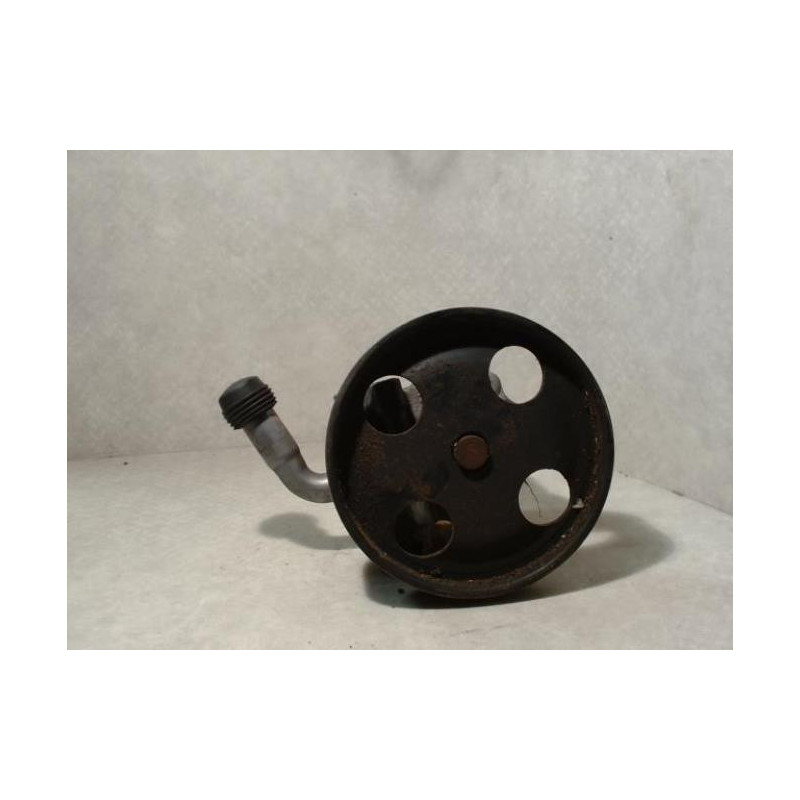 Pompe de direction FORD FIESTA 5 PHASE 2 d’occasion