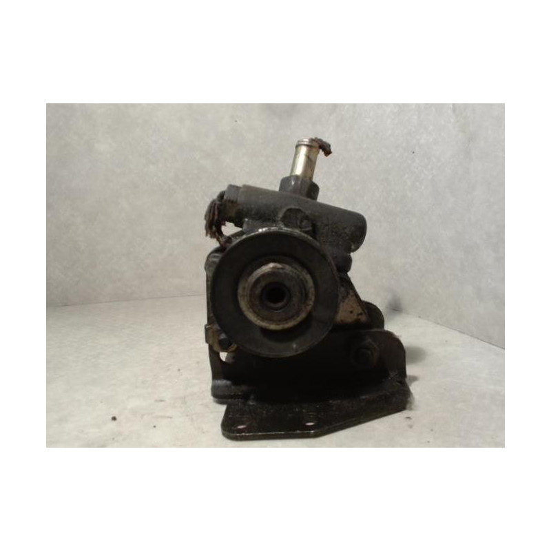 Pompe de direction PEUGEOT 205 PHASE 2 d’occasion