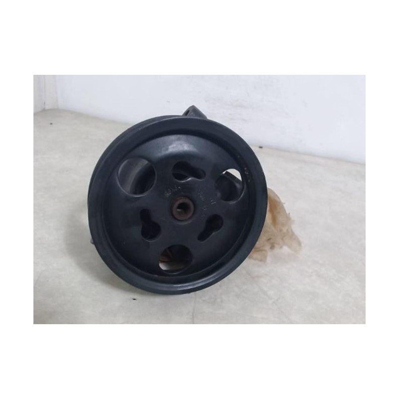 Pompe de direction FORD FIESTA 4 PHASE 2 d’occasion