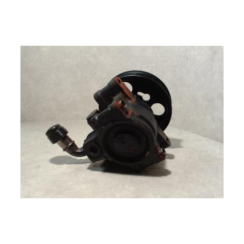 Pompe de direction FORD FIESTA 4 PHASE 2 d’occasion
