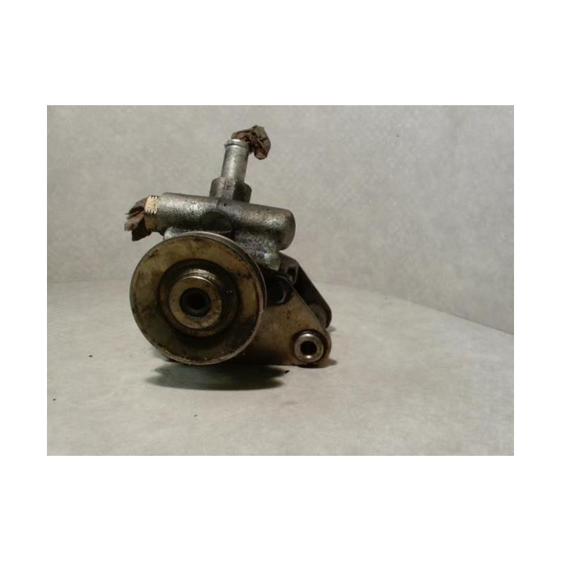 Pompe de direction PEUGEOT 205 PHASE 2 d’occasion