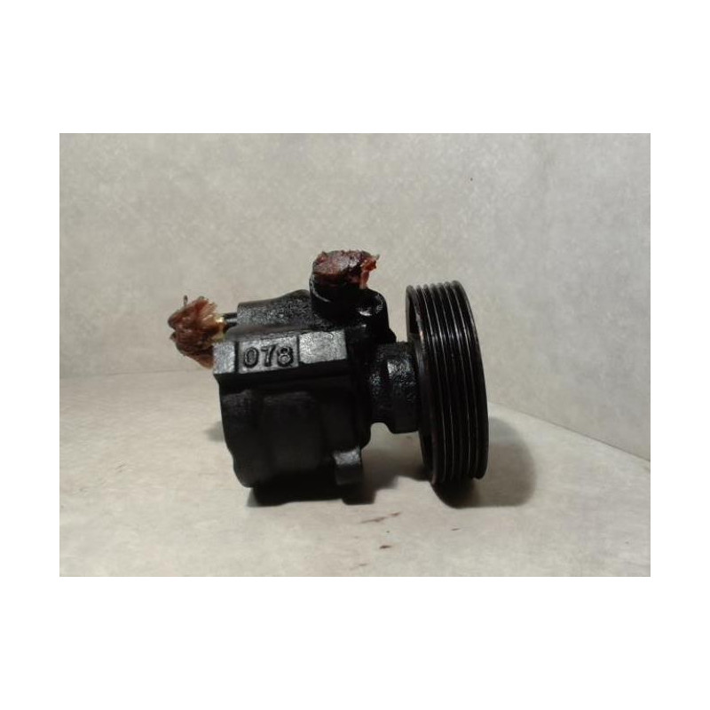 Pompe de direction RENAULT LAGUNA 1 PHASE 1 d’occasion