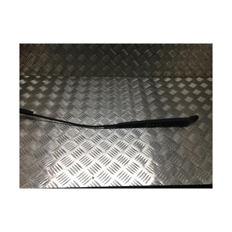 Bras essuie glace avant droit RENAULT CLIO 3 PHASE 1 d’occasion