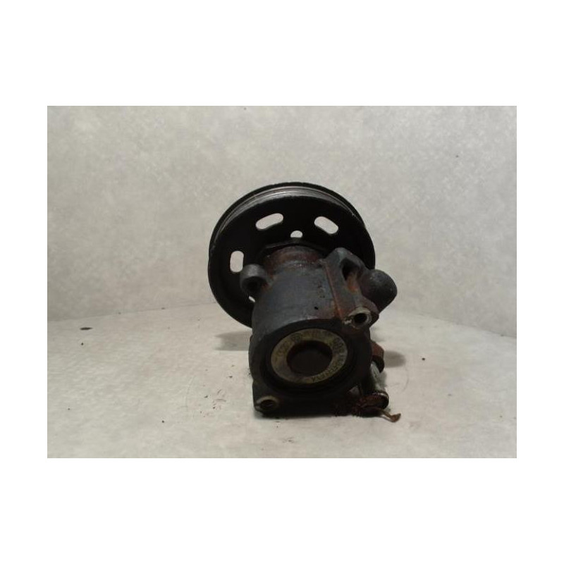 Pompe de direction VOLKSWAGEN POLO 3 PHASE 1 d’occasion