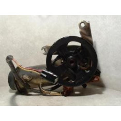 Pompe de direction TOYOTA YARIS VERSO PHASE 1 d’occasion