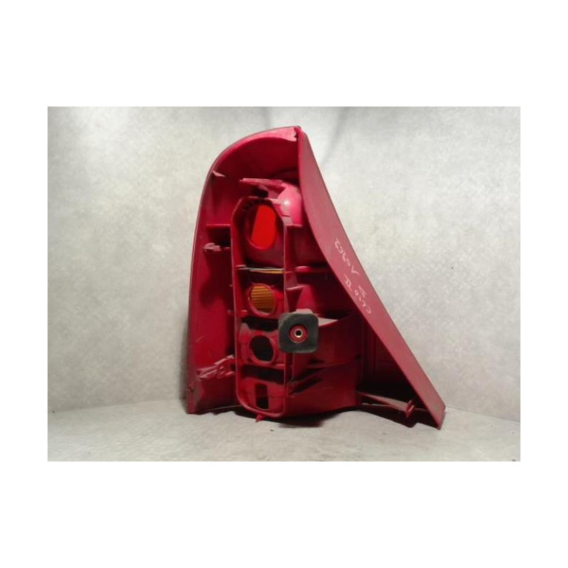 Feu arriere principal droit (feux) RENAULT CLIO 2 PHASE 1 d’occasion