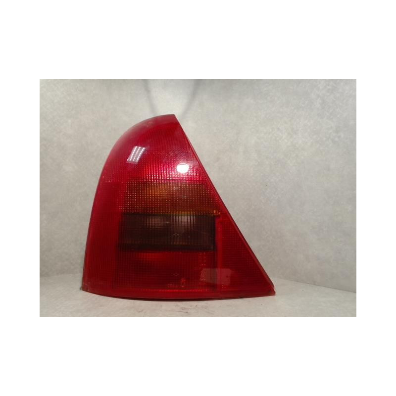 Feu arriere principal gauche (feux) RENAULT CLIO 2 PHASE 1 d’occasion