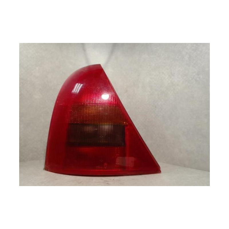 Feu arriere principal gauche (feux) RENAULT CLIO 2 PHASE 1 d’occasion