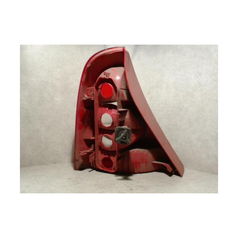 Feu arriere principal droit (feux) RENAULT CLIO 2 PHASE 2 d’occasion