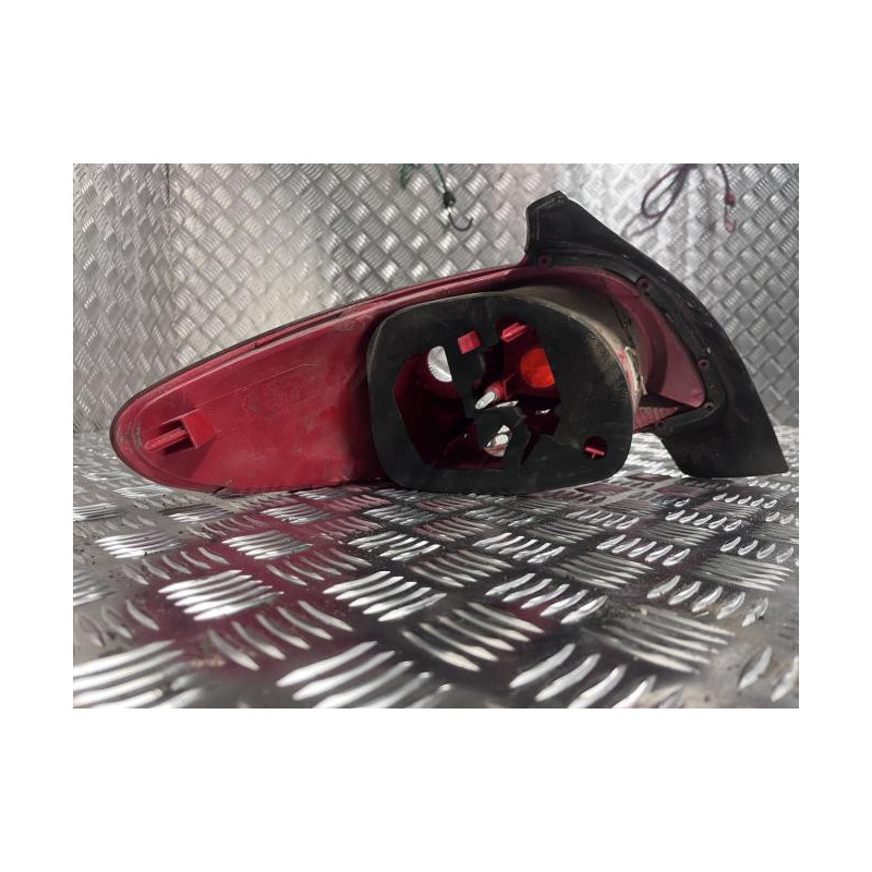 Feu arriere principal droit (feux) PEUGEOT 206+ d’occasion