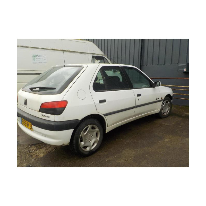 Feu arriere principal gauche (feux) PEUGEOT 306 PHASE 2 d’occasion