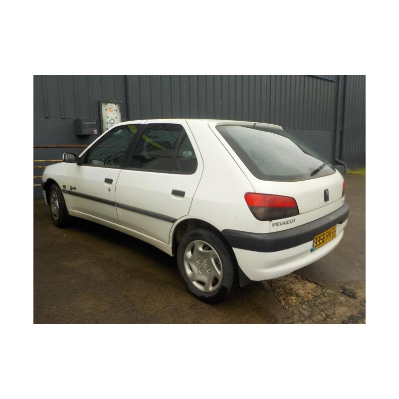 Feu arriere principal gauche (feux) PEUGEOT 306 PHASE 2 d’occasion