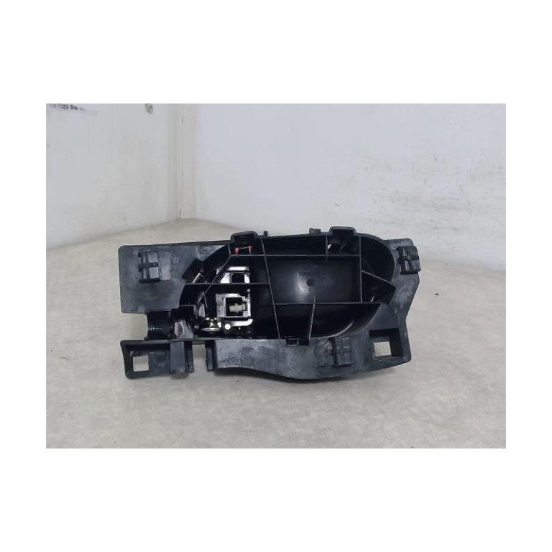 Poignee interieur avant droit PEUGEOT 5008 1 PHASE 1 d’occasion