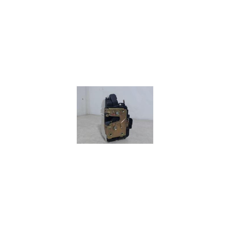 Serrure avant droit VOLKSWAGEN POLO 3 PHASE 1 d’occasion