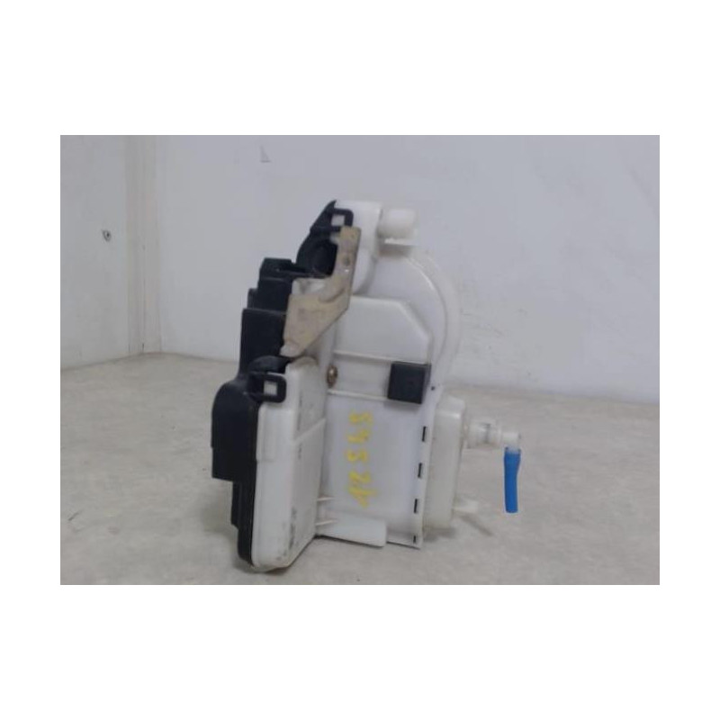Serrure avant droit VOLKSWAGEN POLO 3 PHASE 1 d’occasion