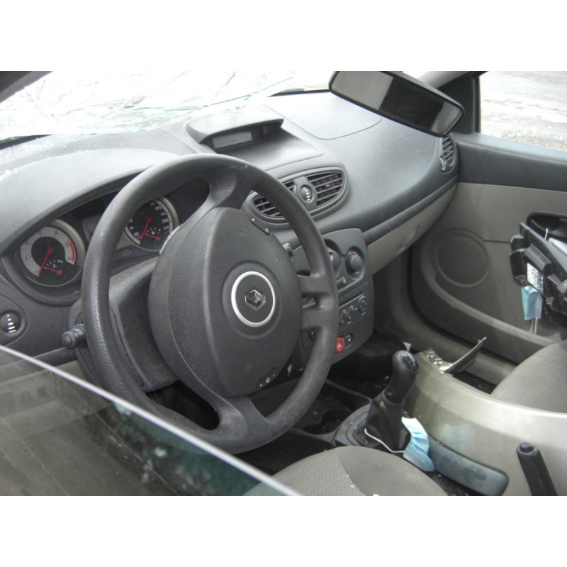 Feu arriere principal droit (feux) RENAULT CLIO 3 PHASE 1 d’occasion