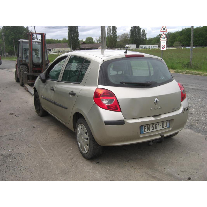 Feu arriere principal droit (feux) RENAULT CLIO 3 PHASE 1 d’occasion