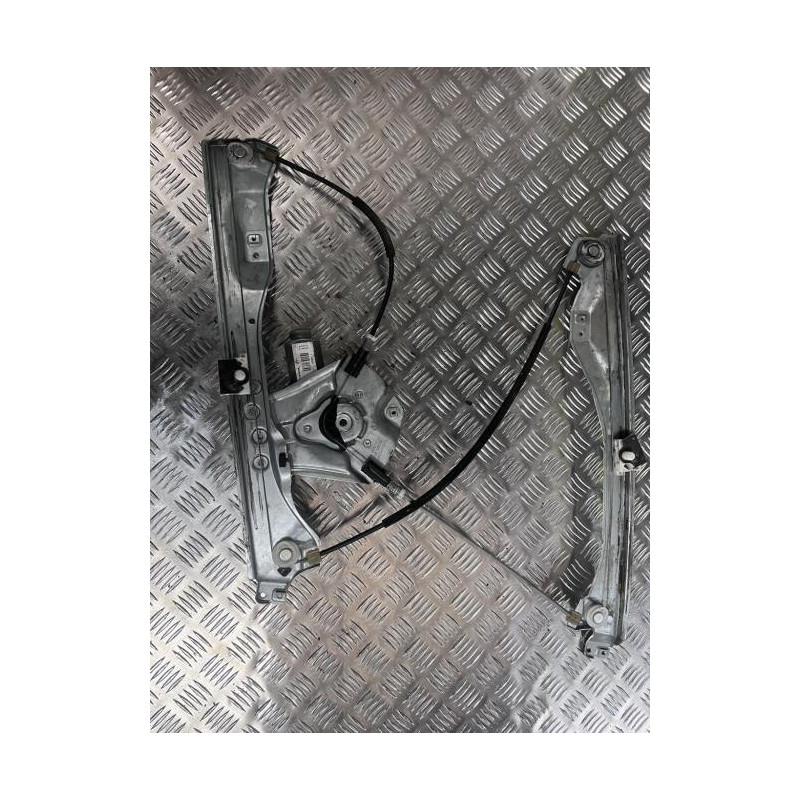Mecanisme de leve vitre electrique avant droit RENAULT CLIO 3 PHASE 1 d’occasion