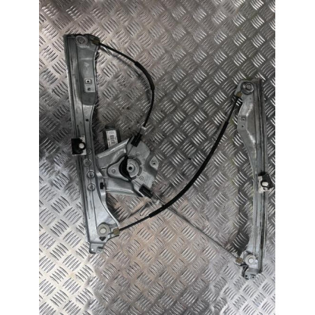 Mecanisme de leve vitre electrique avant droit RENAULT CLIO 3 PHASE 1 d’occasion