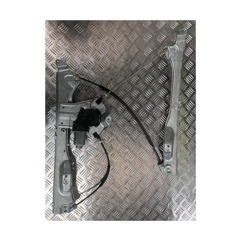 Mecanisme de leve vitre electrique avant droit RENAULT CLIO 3 PHASE 1 d’occasion