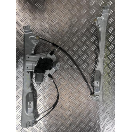 Mecanisme de leve vitre electrique avant droit RENAULT CLIO 3 PHASE 1 d’occasion