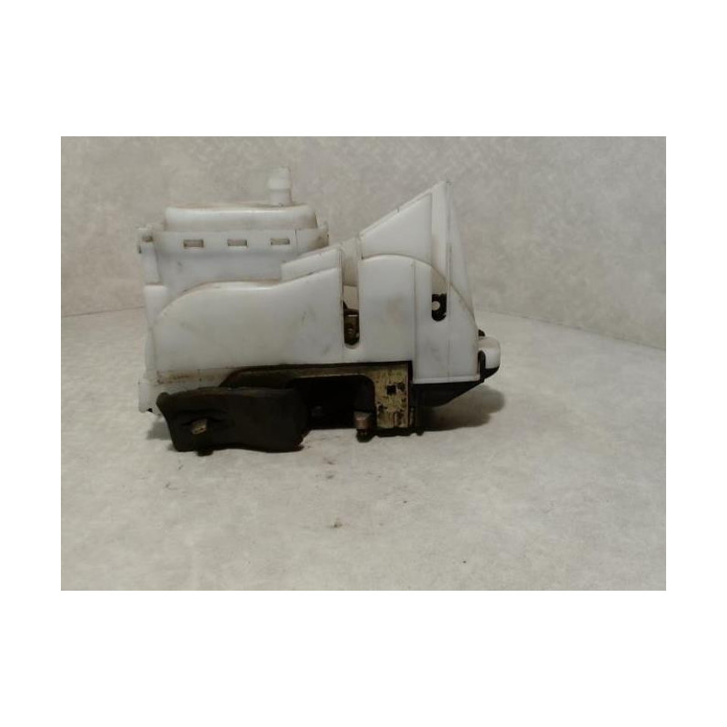 Serrure arriere droit VOLKSWAGEN 1.0 45 8V d’occasion