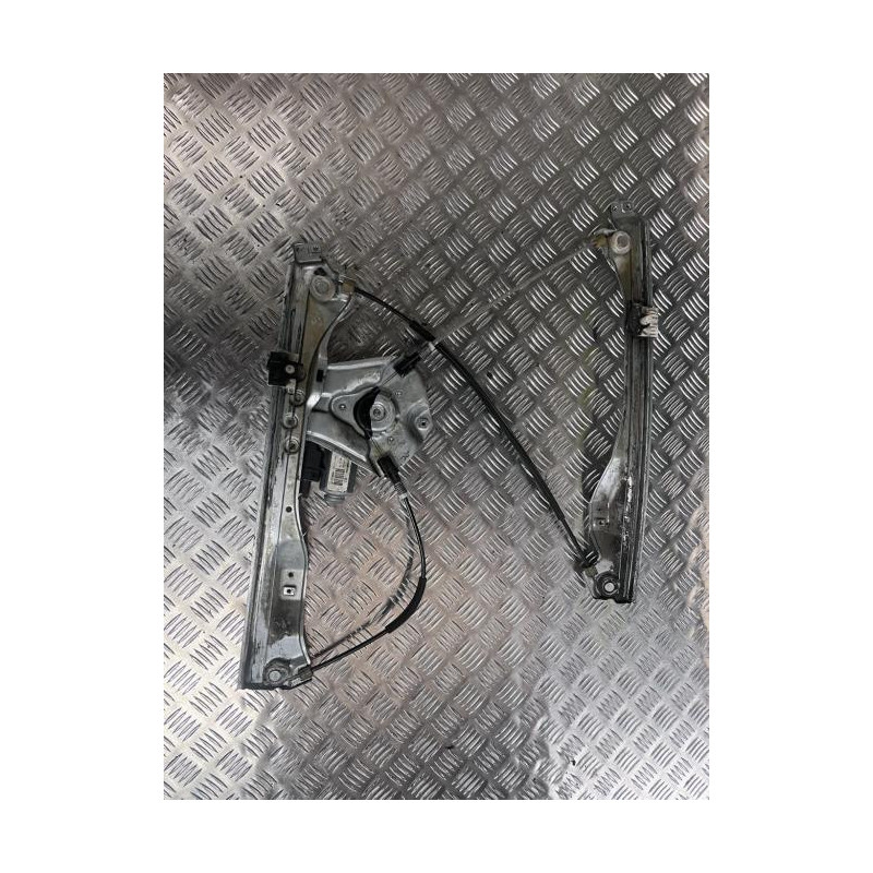 Mecanisme de leve vitre electrique avant gauche RENAULT CLIO 3 PHASE 1 d’occasion