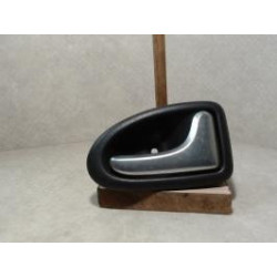 Poignee interieur avant droit RENAULT CLIO 2 PHASE 2 d’occasion