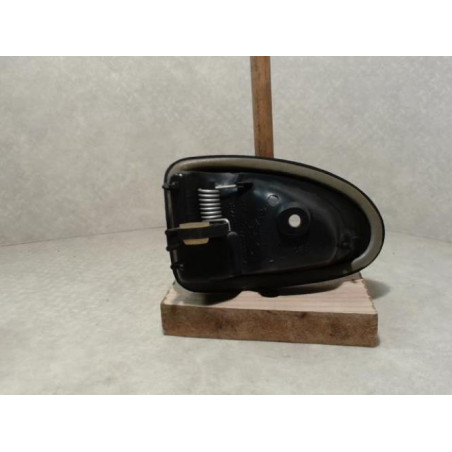 Poignee interieur avant droit RENAULT CLIO 2 PHASE 2 d’occasion