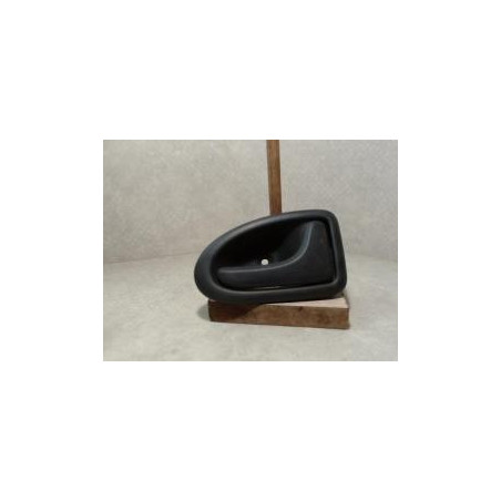 Poignee interieur avant droit RENAULT CLIO 2 PHASE 1 d’occasion