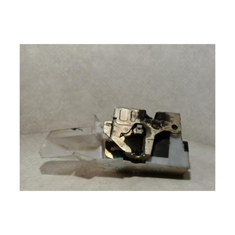 Serrure avant droit RENAULT CLIO 2 PHASE 1 d’occasion