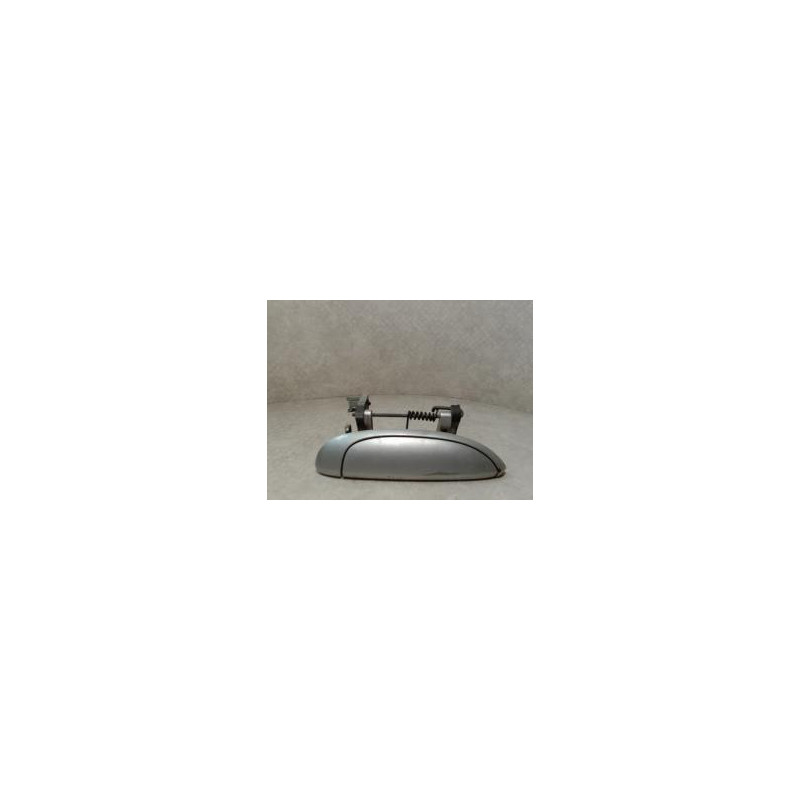 Poignee porte avant droit RENAULT CLIO 2 CAMPUS PHASE 1 d’occasion