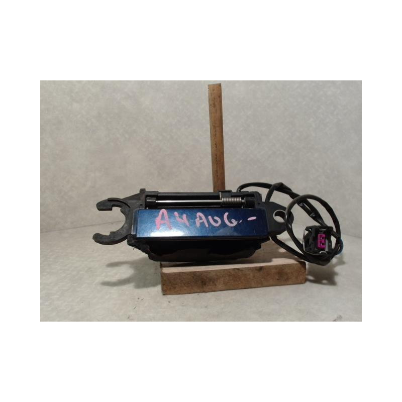 Poignee porte avant gauche AUDI A4 1 PHASE 1 d’occasion