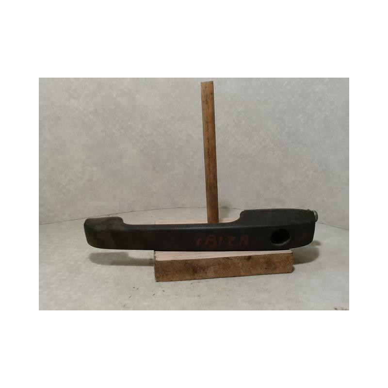 Poignee porte avant gauche SEAT IBIZA 1 PHASE 1 d’occasion