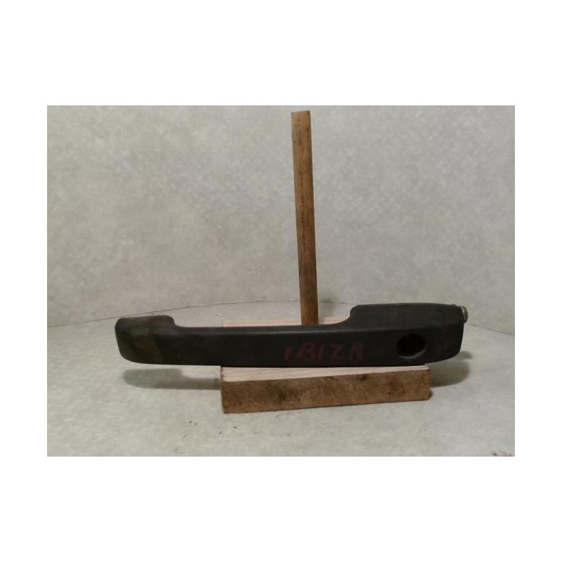 Poignee porte avant gauche SEAT IBIZA 1 PHASE 1 d’occasion