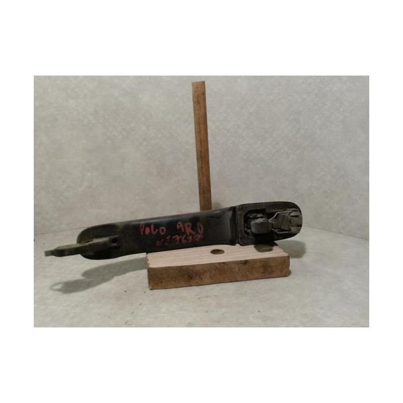 Poignee de maintien arriere droit VOLKSWAGEN 1.3 I 55 8V d’occasion