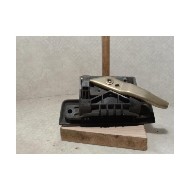 Poignee porte arriere droit PEUGEOT 205 PHASE 1 d’occasion