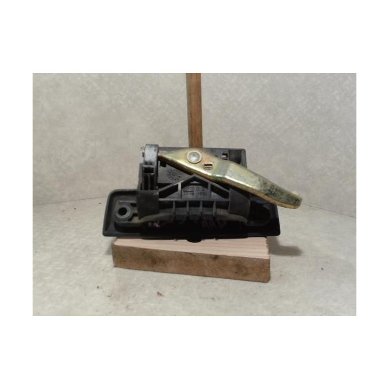 Poignee porte arriere droit PEUGEOT 205 PHASE 1 d’occasion