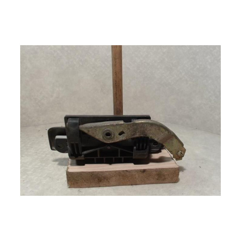 Poignee porte avant droit PEUGEOT 205 PHASE 1 d’occasion