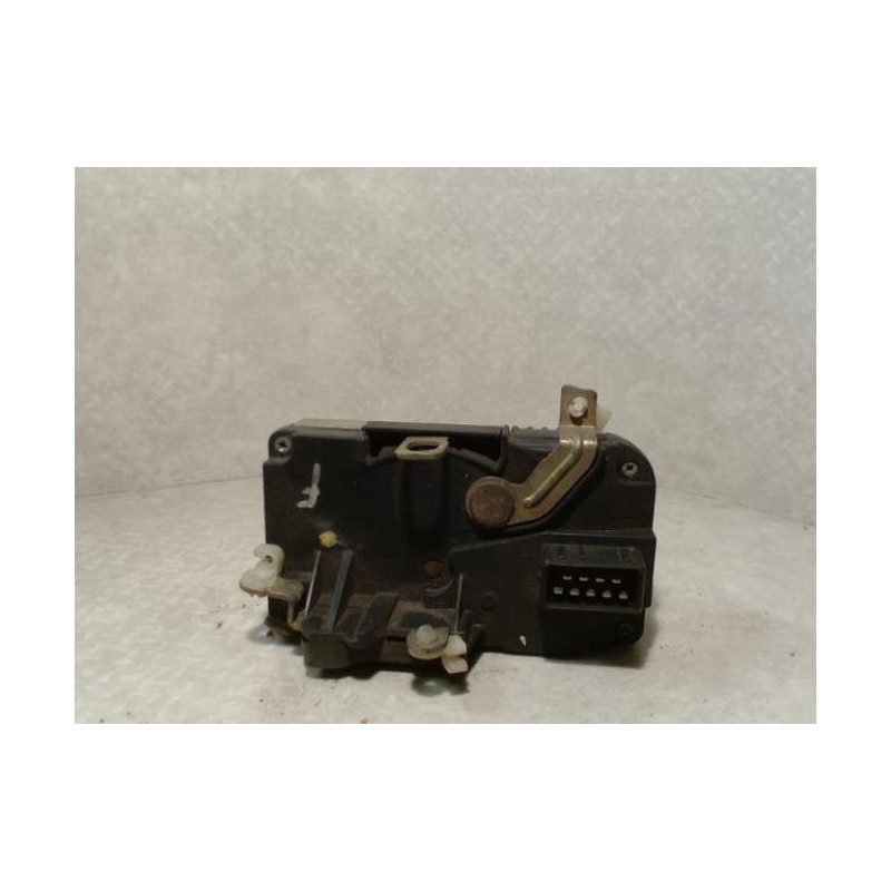 Serrure avant droit PEUGEOT 306 PHASE 1 d’occasion