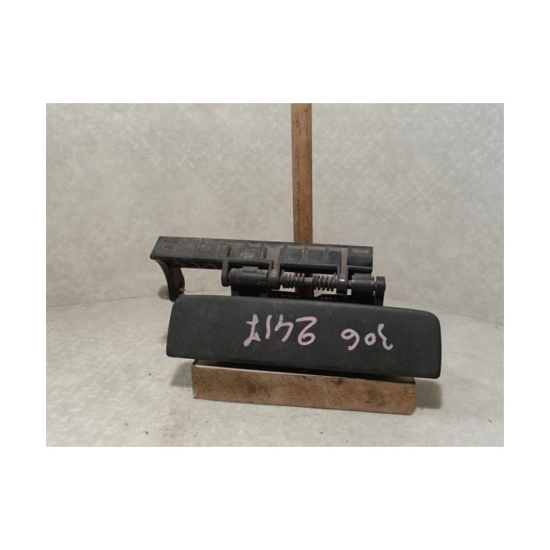 Poignee porte avant droit PEUGEOT 306 PHASE 1 d’occasion
