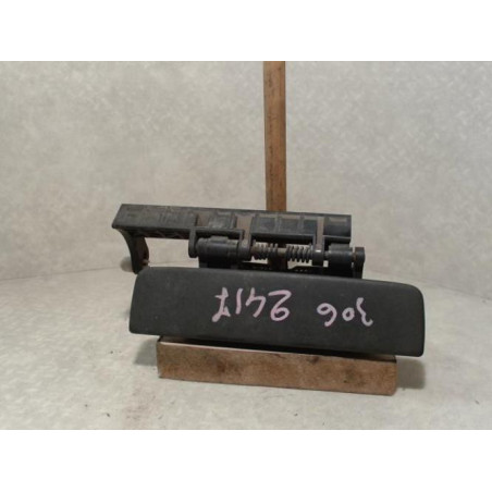 Poignee porte avant droit PEUGEOT 306 PHASE 1 d’occasion