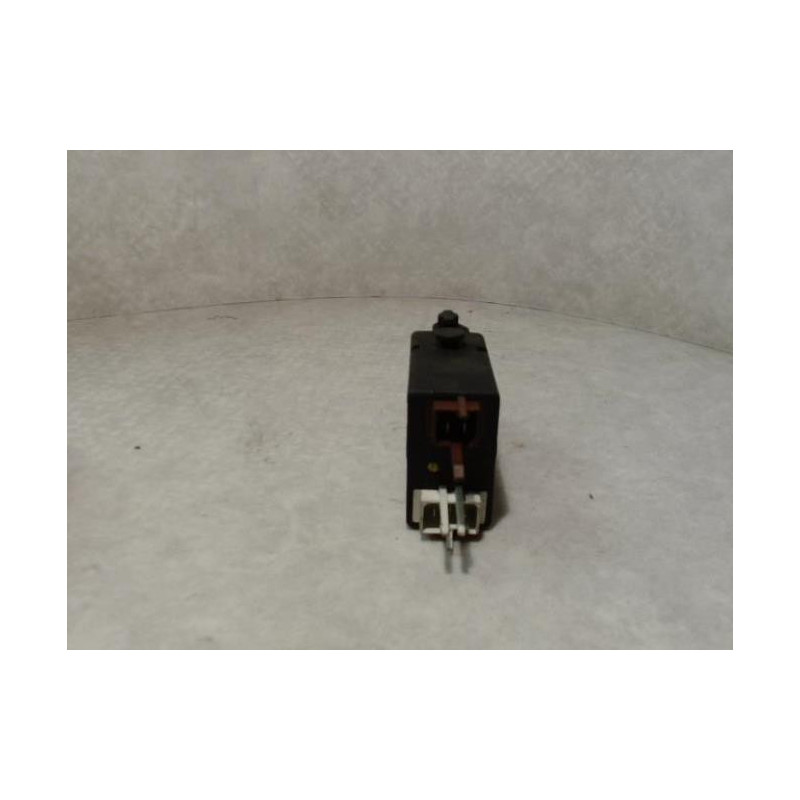 Fermeture non centralisee avant gauche PEUGEOT 106 PHASE 2 d’occasion