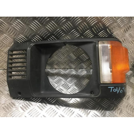 Optique avant secondaire gauche (feux)(clignotant) TOYOTA  d’occasion