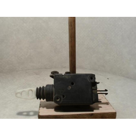 Fermeture non centralisee avant gauche PEUGEOT 205 PHASE 1 d’occasion