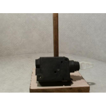Fermeture non centralisee avant gauche PEUGEOT 205 PHASE 1 d’occasion